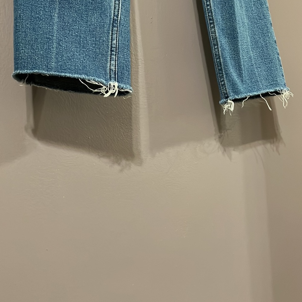Abercrombie ankle straight ultra high rise 00short(24) jeans - Picture 2 of 4